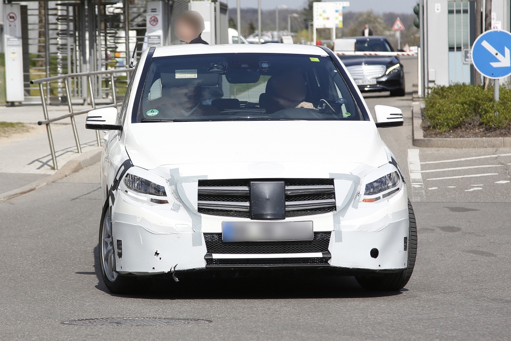 Erwischt: Erlkönig Mercedes B-Klasse Facelift