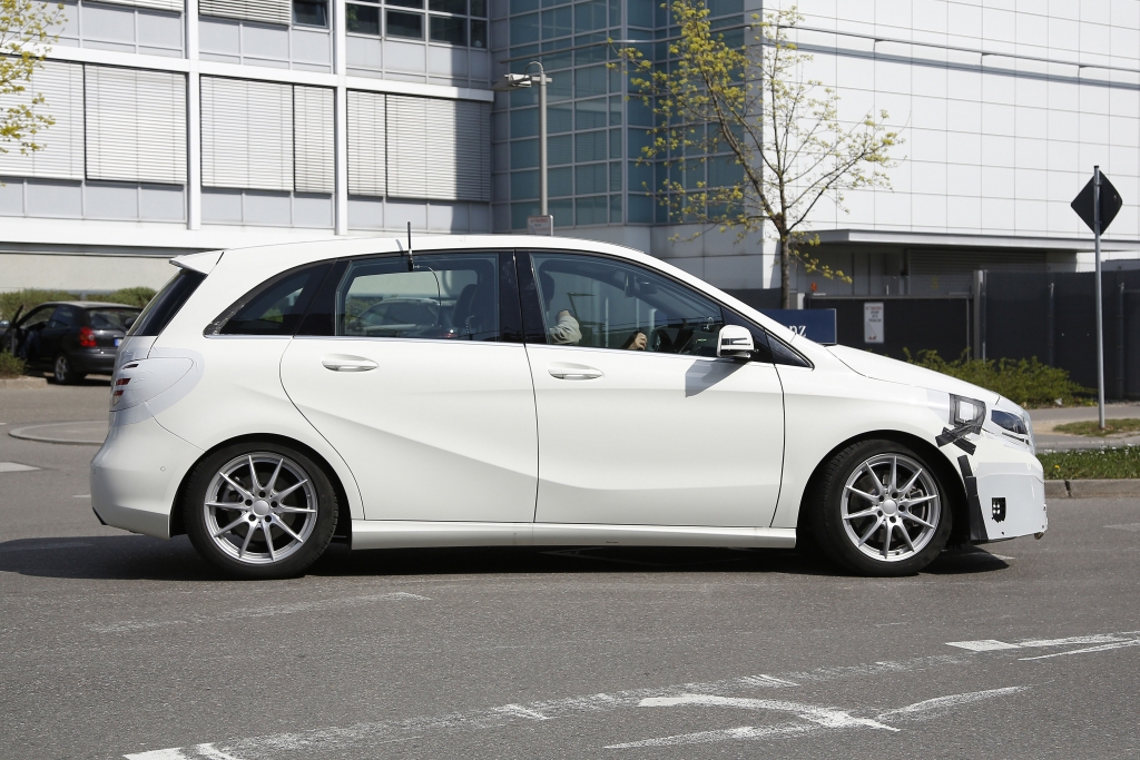 Erwischt: Erlkönig Mercedes B-Klasse Facelift