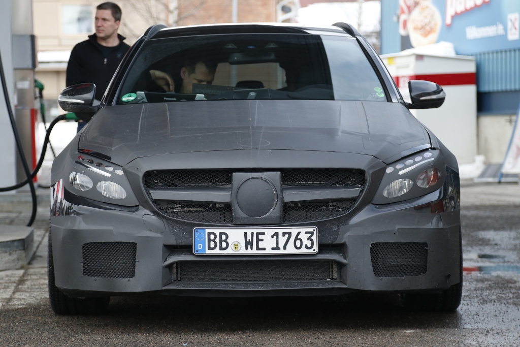 Erwischt: Erlkönig Mercedes C 63 AMG T-Modell