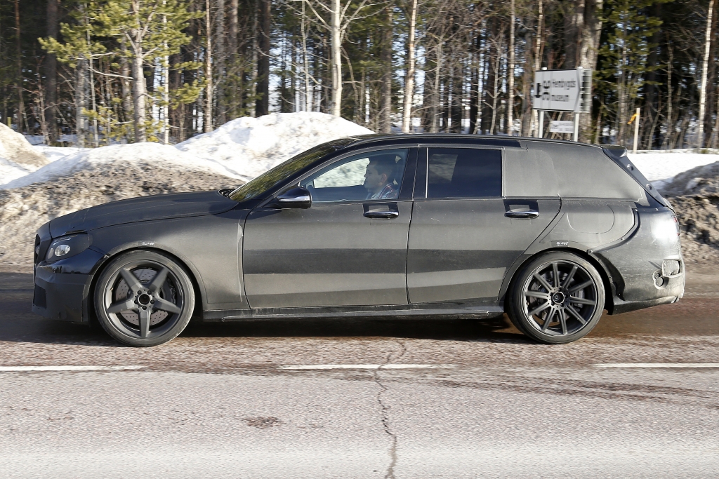 Erwischt: Erlkönig Mercedes C 63 AMG T-Modell