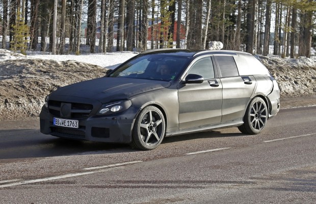Erwischt: Erlkönig Mercedes C 63 AMG T-Modell