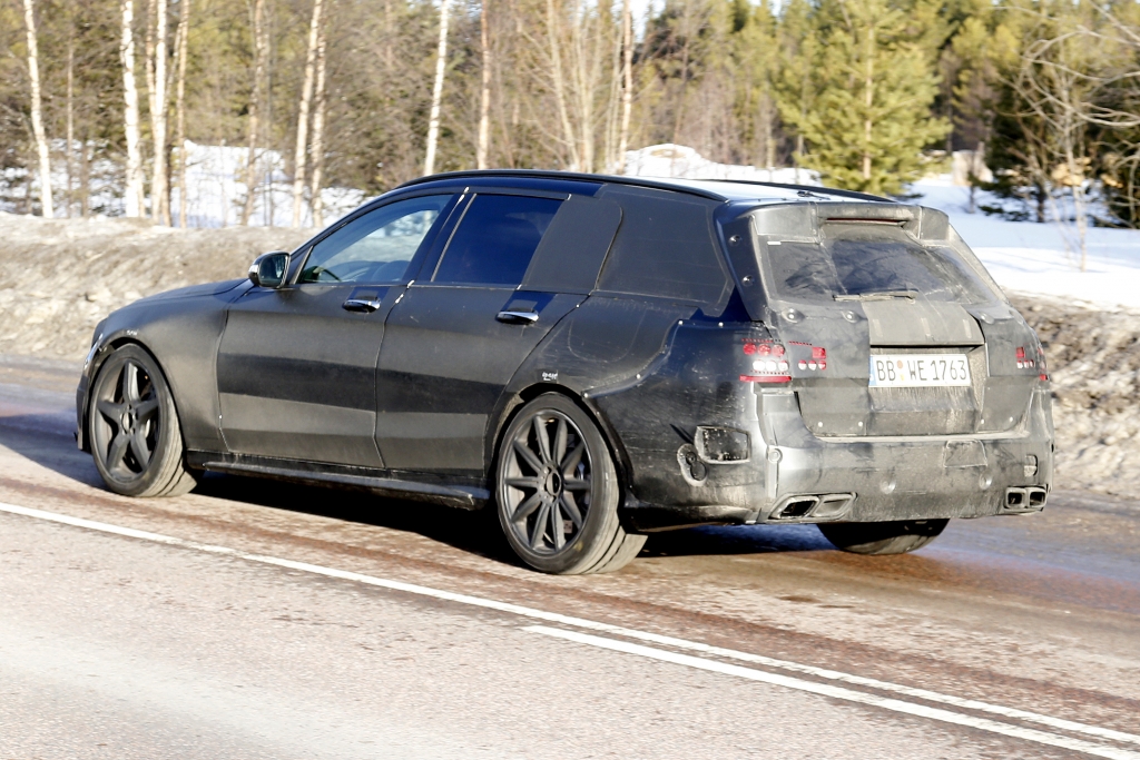Erwischt: Erlkönig Mercedes C 63 AMG T-Modell