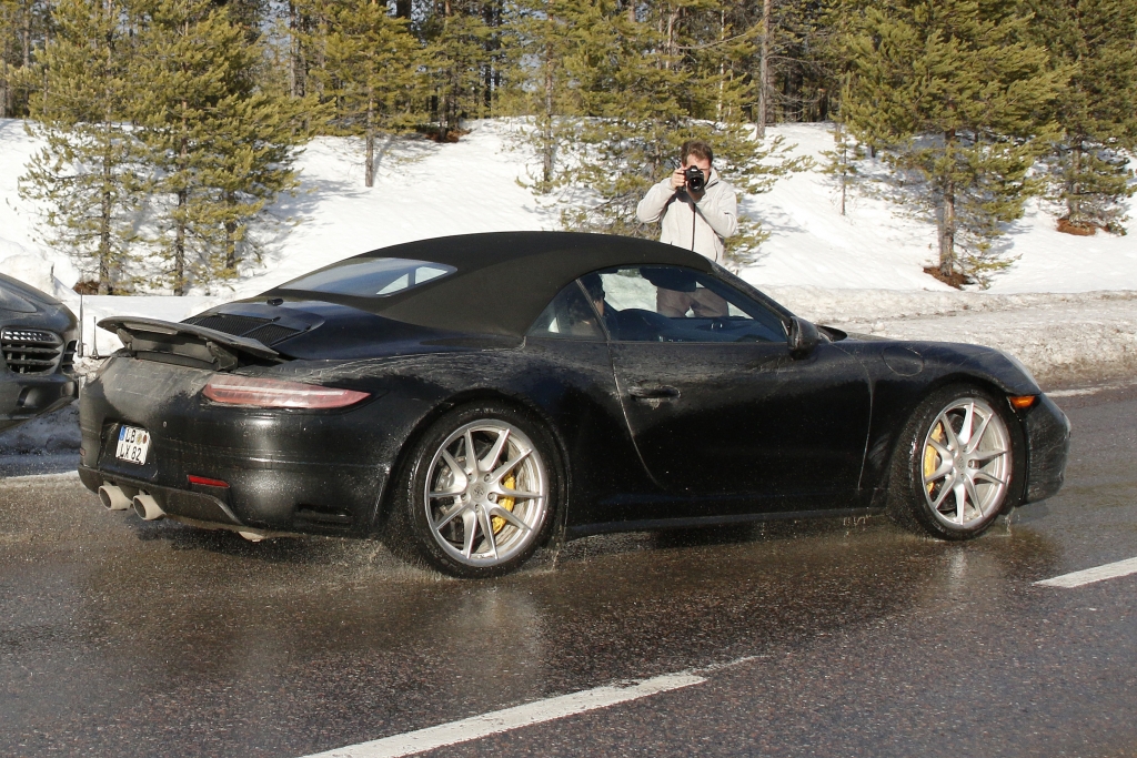 Erwischt: Erlkönig Porsche 911 GTS Cabrio
