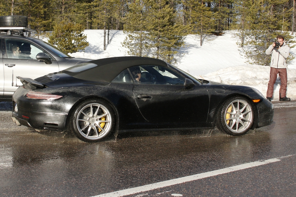 Erwischt: Erlkönig Porsche 911 GTS Cabrio