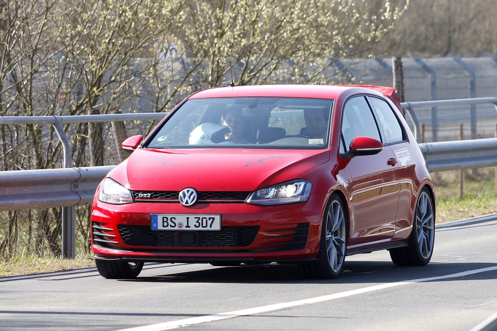 Erwischt: Erlkönig VW Golf GTI Club Sport
