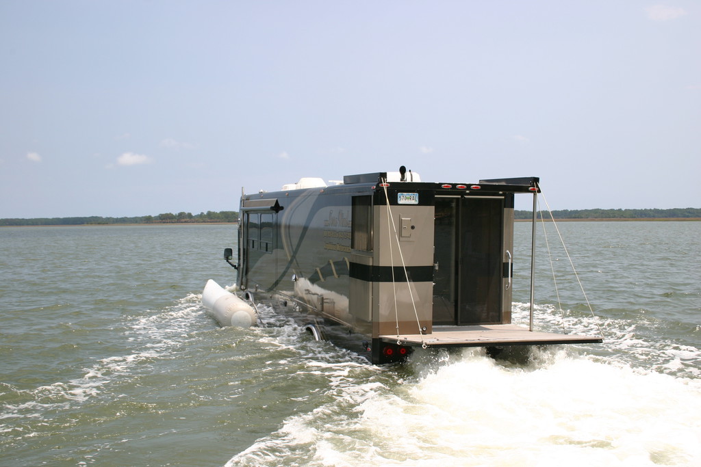 Exklusiv: Terra Wind – Wohnmobil zu Lande und zu Wasser