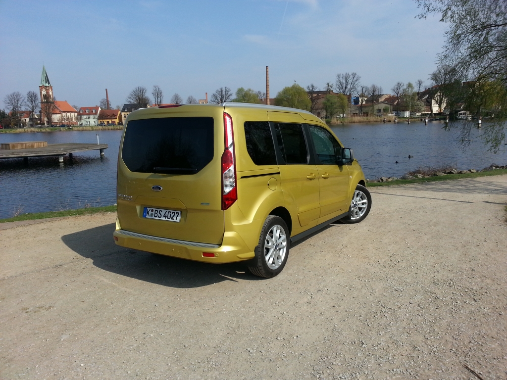 Ford Neuheiten 2014: Erster Test im Ford Tourneo Connect -  Überraschend anders
