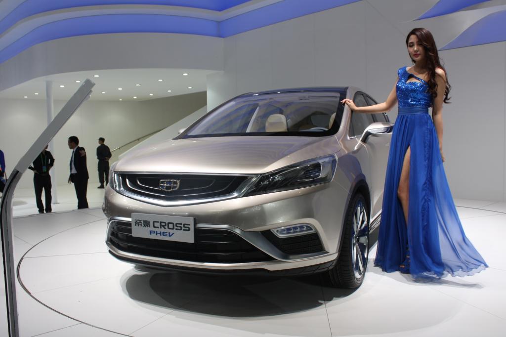 Geely Cross PHEV