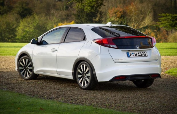 Honda erweitert sein Sicherheitsangebot - Die Civic-Familie jetzt mit Fahrerassistenzsystemen
