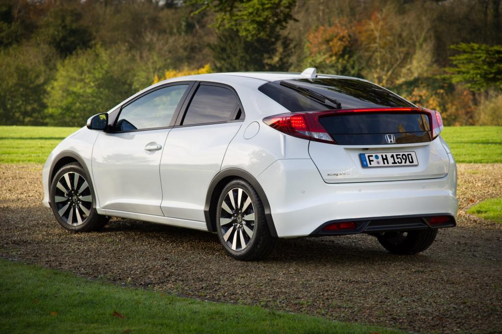 Honda erweitert sein Sicherheitsangebot - Die Civic-Familie jetzt mit Fahrerassistenzsystemen