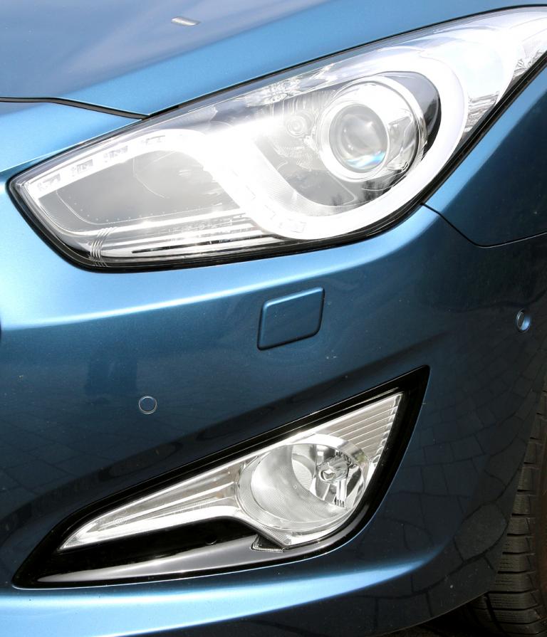 Hyundai i40: Moderne Xenon-Leuchteinheit vorn. 