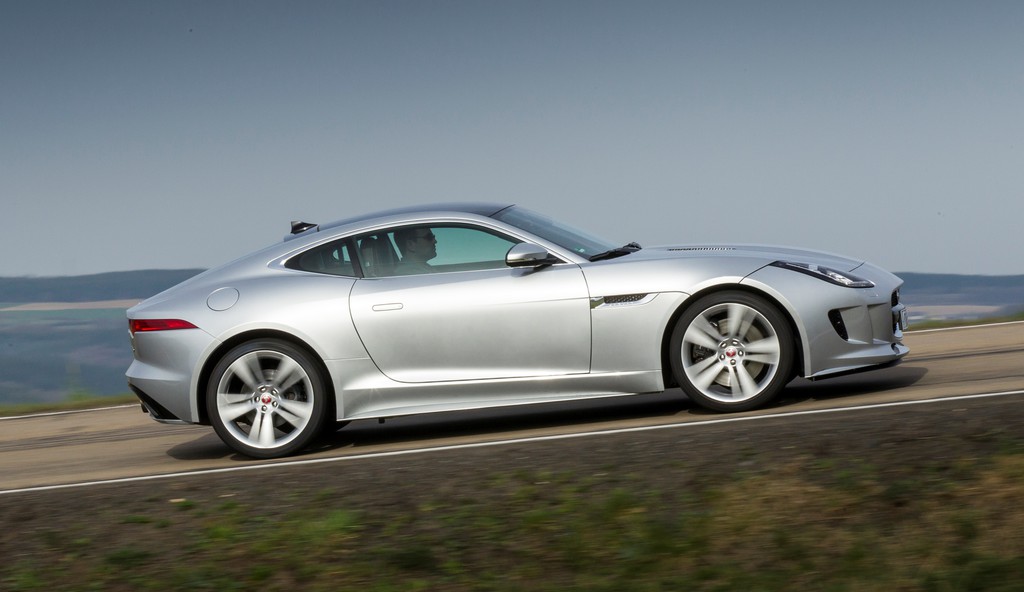 Jaguar F-Type Coupé startet am 12. April