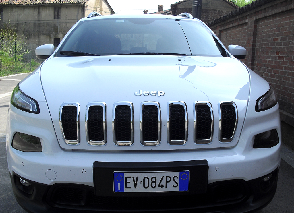 Jeep Cherokee: Blick auf die Frontpartie. 