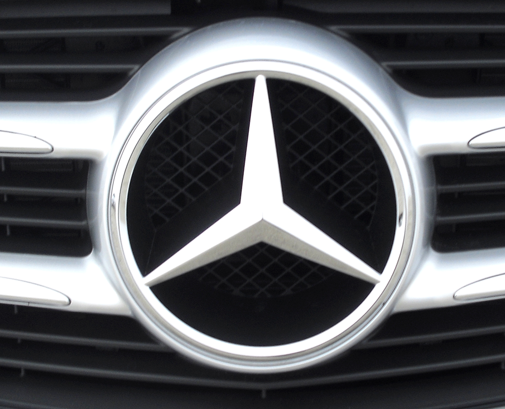 Mercedes-V-Klasse: Der Markenstern prangt vorn groß und mittig im Kühlergrill. 