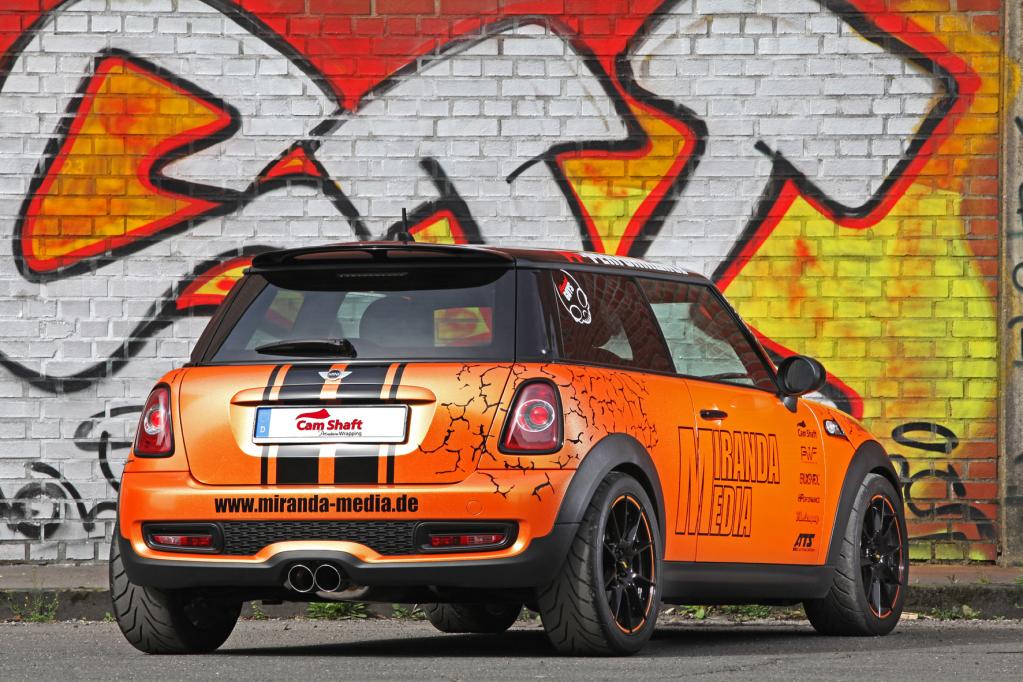 Mini Cooper S wird zum grellen 