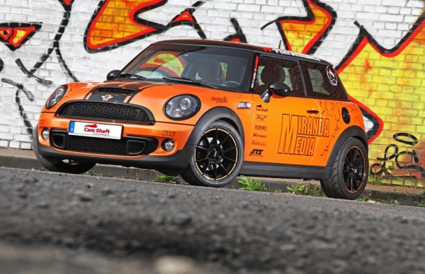 Mini Cooper S wird zum grellen 