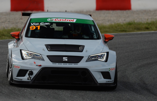 Mit dem Seat Leon Cupracer über die Piste
