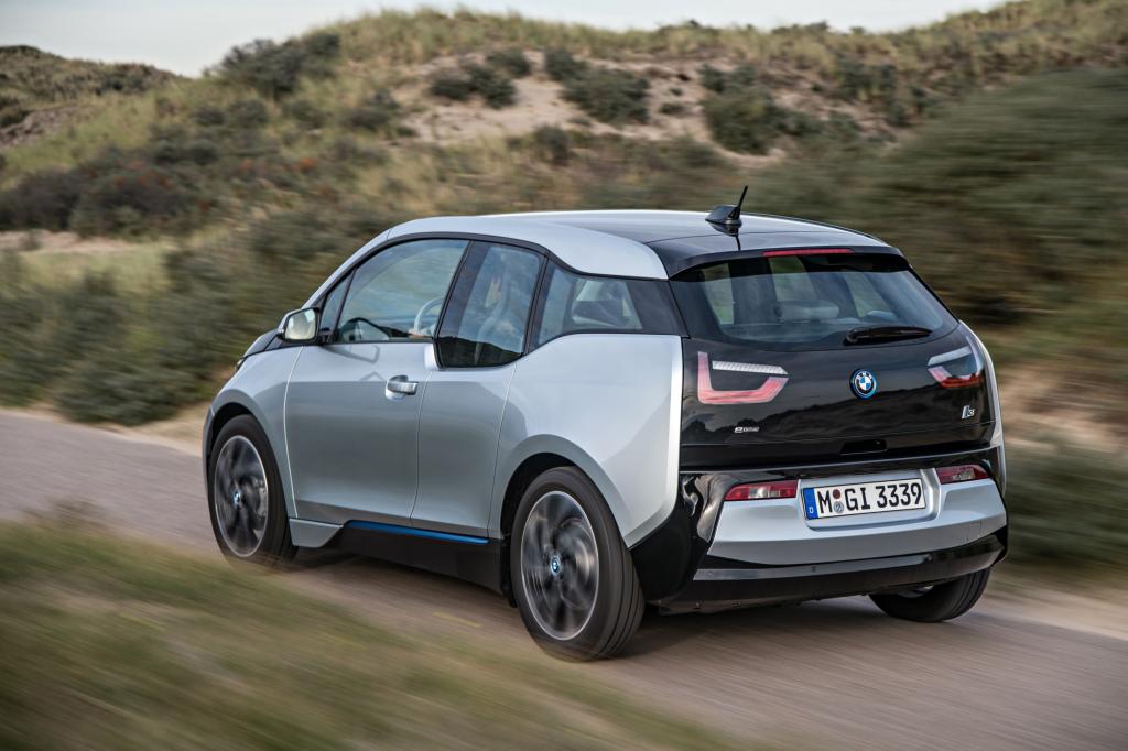 Mit einer Länge von 3,99 Metern zählt der BMW zu den Kleinwagen.