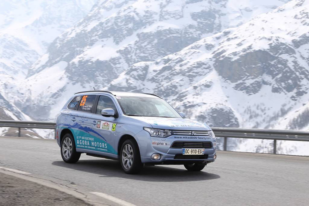 Mitsubishi Plug-in Hybrid Outlander erfolgreich bei 
