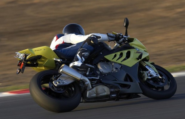 Motorradreifen-Test: Metzeler M7 RR rollt an die Spitze