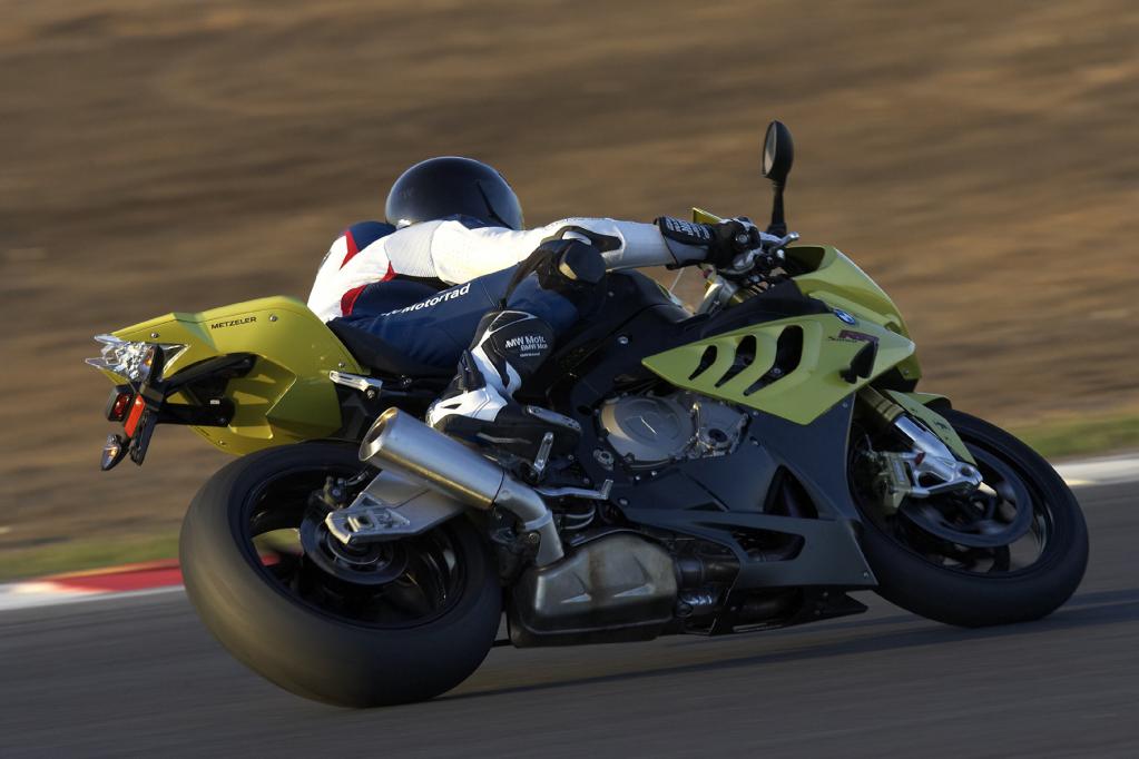 Motorradreifen-Test: Metzeler M7 RR rollt an die Spitze