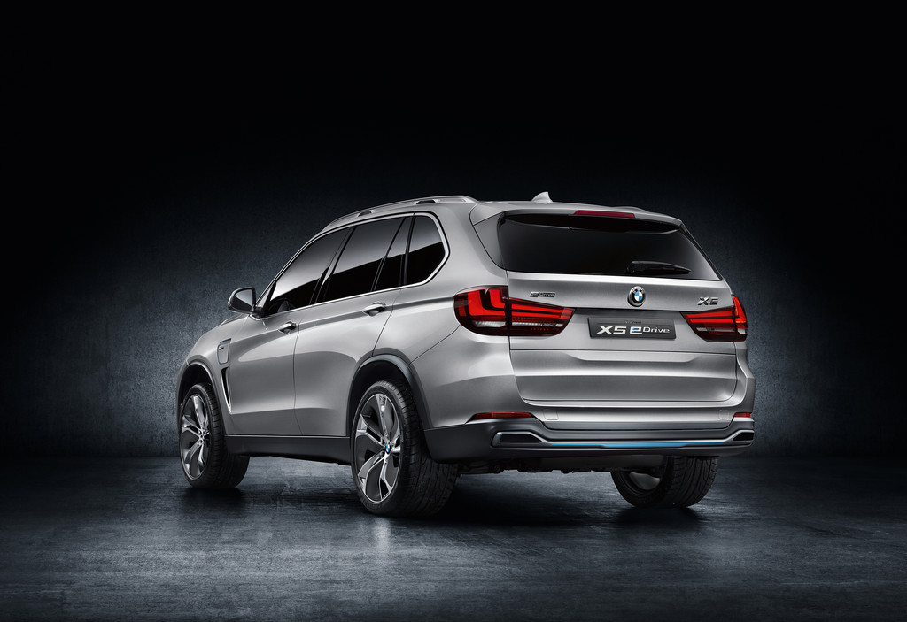 New York 2014: BMW zeigt Concept X5 eDrive