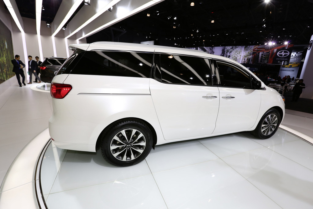 New York 2014: Kia mit großem Van