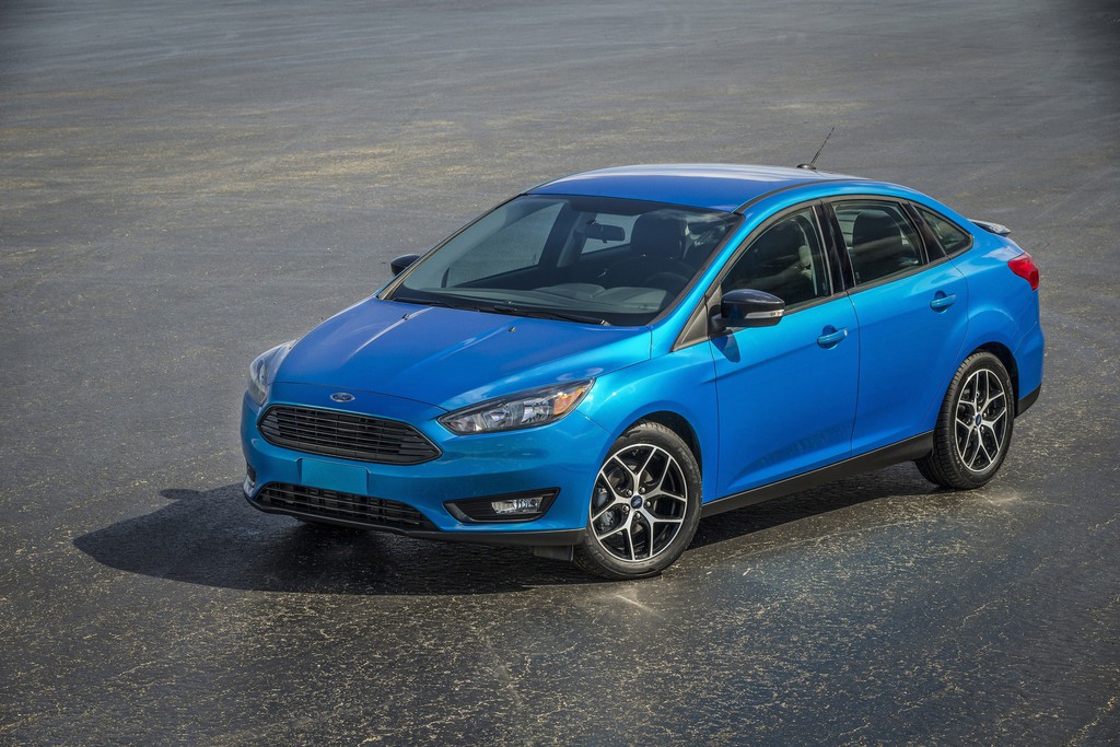 New York: Premiere für Ford Focus als 4-Türer und 