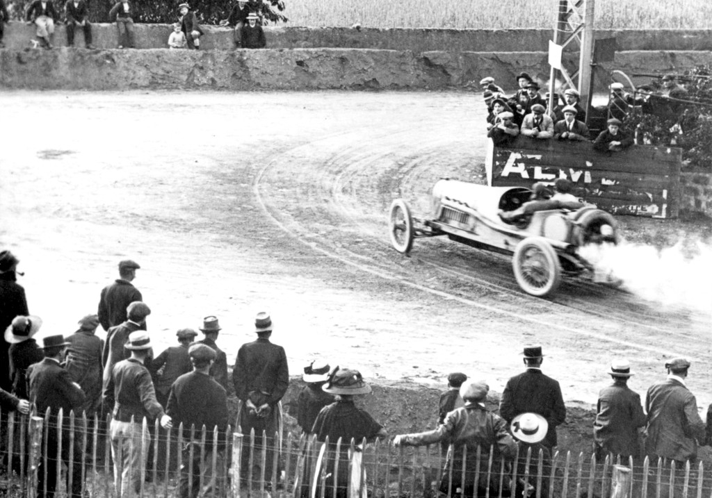 Opel-Renner kehren 100 Jahre später nach Lyon zurück
