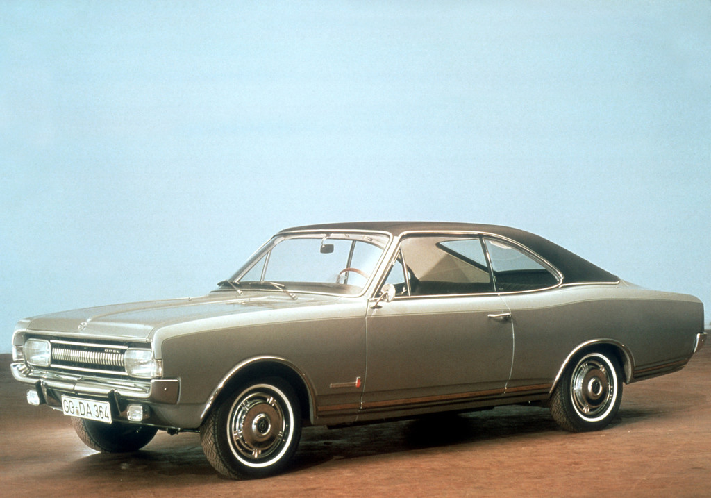 Opel schickt zwei besondere Rekord an den Bodensee