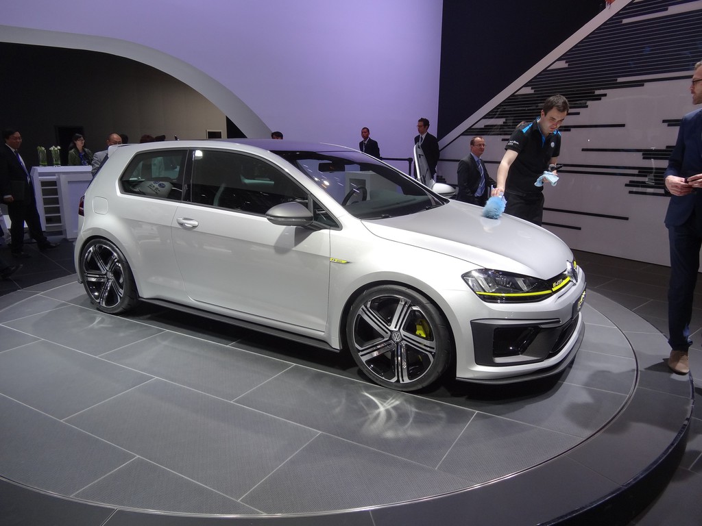 Peking 2014: 400 PS in der Volkswagen-Studie Golf R400