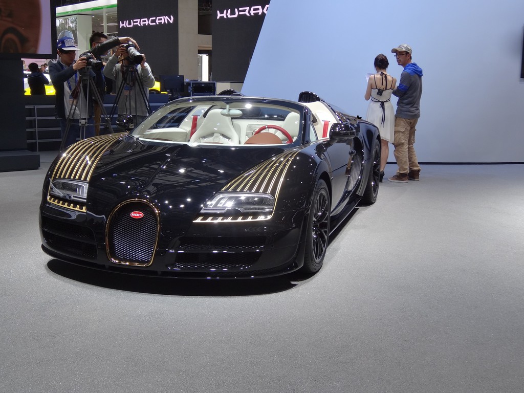 Peking 2014: Bugatti zeigt fünftes Legendenmodell