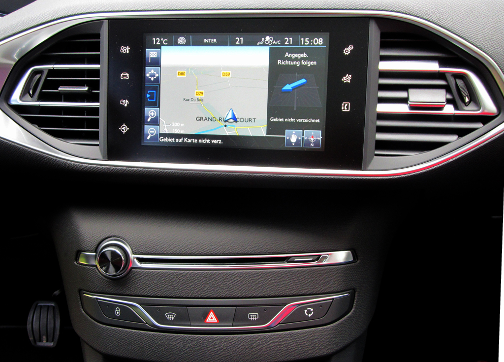 Peugeot 308 SW: Blick auf den mittleren Armaturenträger mit dem Touchscreen-Monitor. 