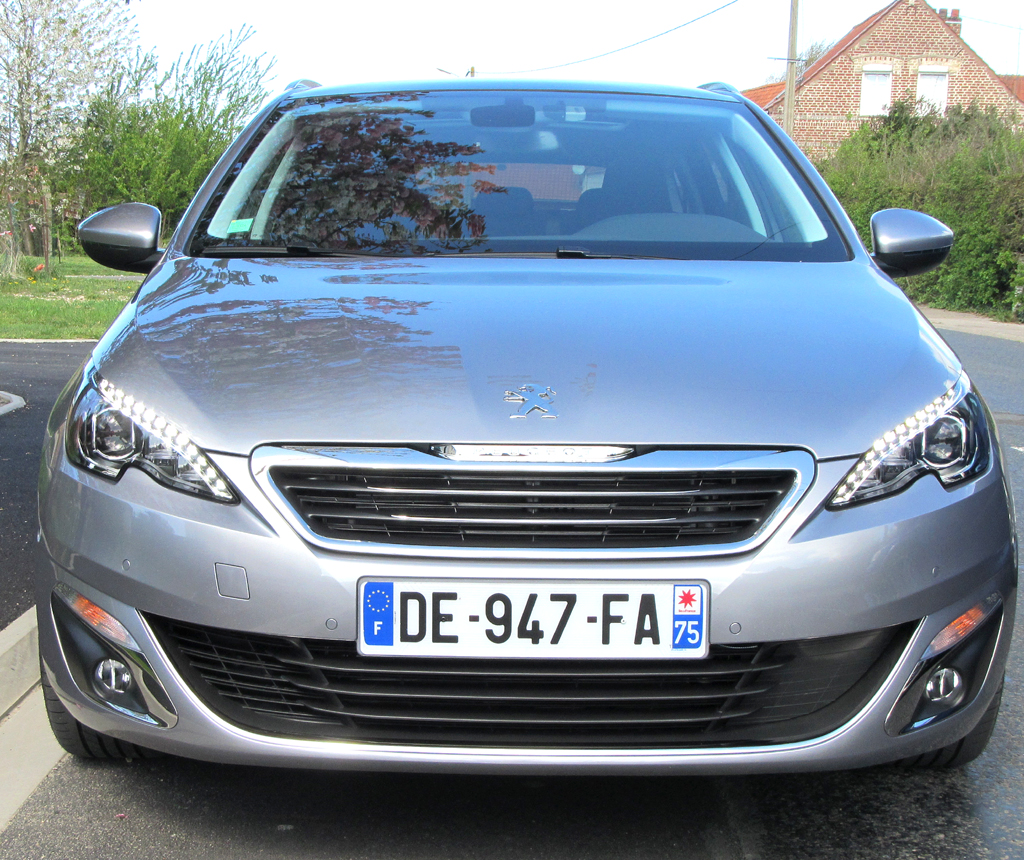 Peugeot 308 SW: Blick auf die Frontpartie. 