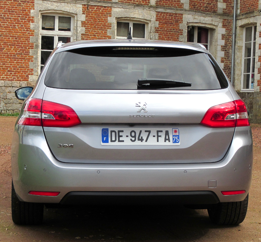 Peugeot 308 SW: Blick auf die Heckpartie. 