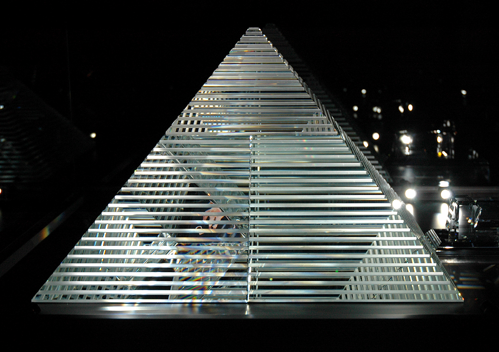 Pyramiden-Exponat in der Weltwunderkammer. 