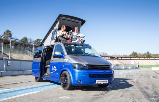 Rallye-Legende Röhrl mit 270 km/h im Campingbus