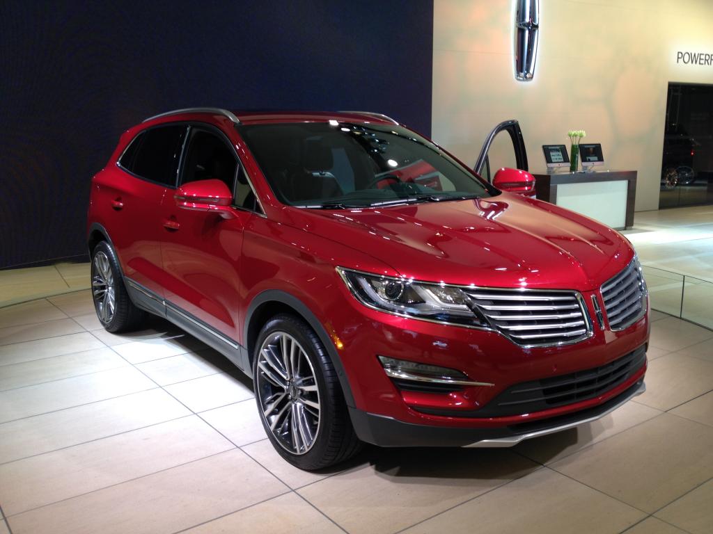 Unter der Haube des Lincoln MKC schlägt ein 2,3-l-Vierzylinder-Turboherz. 285 PS und 304 Nm Foto: © SP-X/Julian Wewer Drehmoment sind gute Argumente.