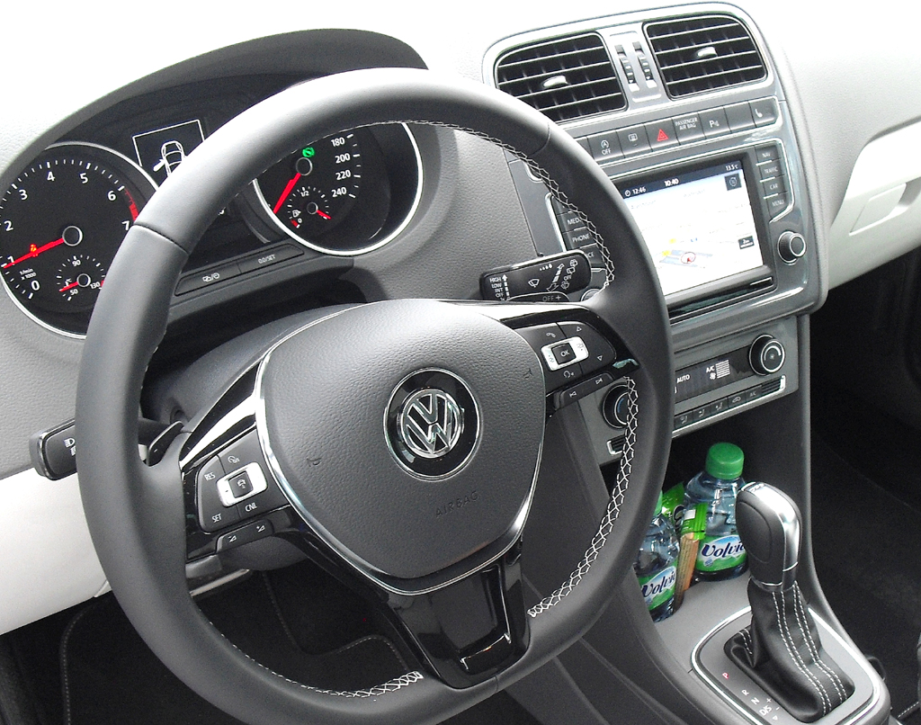 VW Polo: Blick ins übersichtliche Cockpit. 