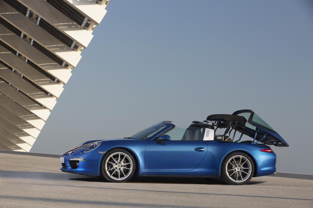 Was 1965 als Notlösung startete, weil in Amerika offene Autos aus Sicherheitsgründen nur mit Überrollbügel zugelassen waren, gilt den Schwaben heute als Kult - der 911 Targa - Foto: Porsche