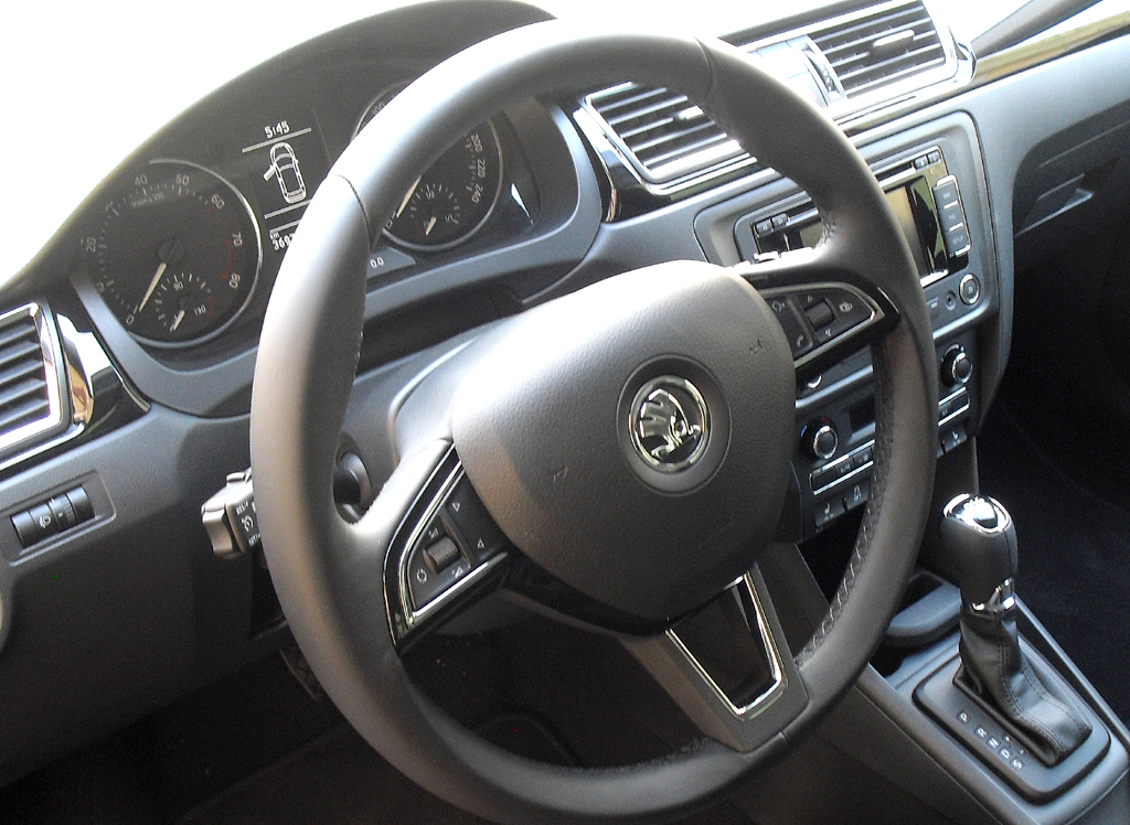 Wie in allen Skoda ist auch das Rapid-Spaceback-Cockpit übersichtlich gestaltet. 
