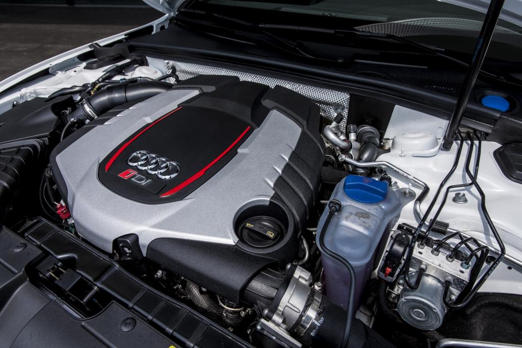  Ausgerechnet in einen RS5 hat der Ingenieur den ersten V6-TDI mit e-Lader eingebaut und aus dem 3,0 Liter großen Sechszylinder mal eben 385 statt bis dato 313 PS gekitzelt