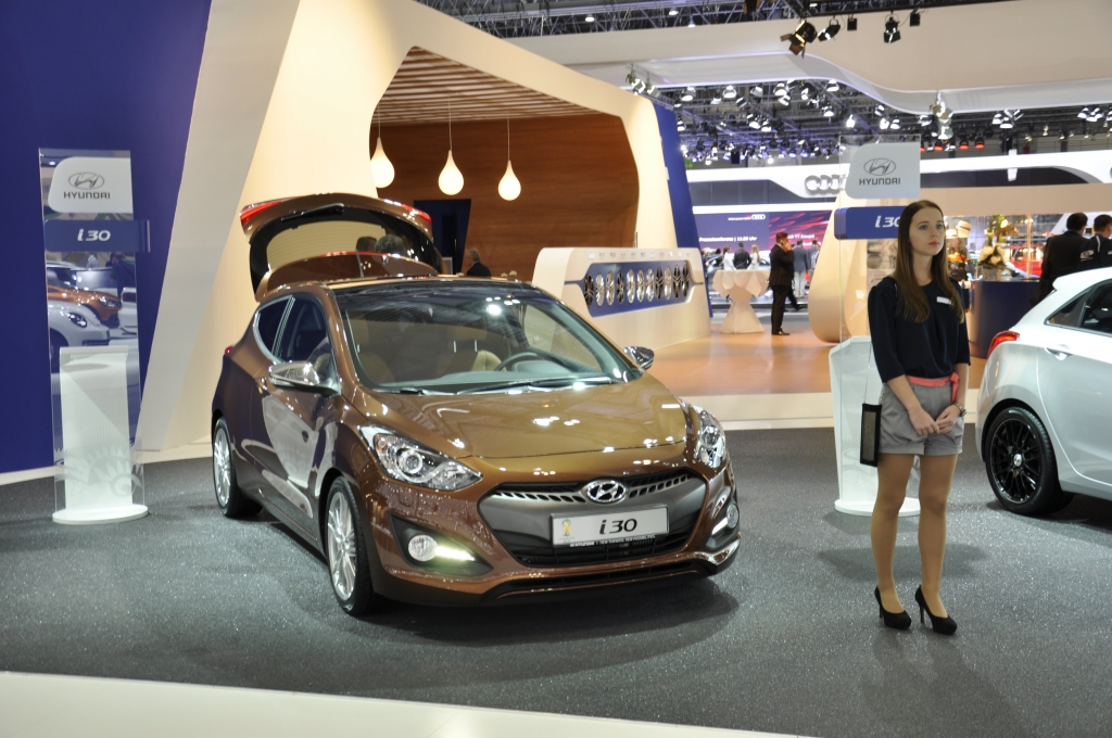 AMI 2014: Hyundai feiert Deutschlandpremiere der Genesis Sportlimousine
