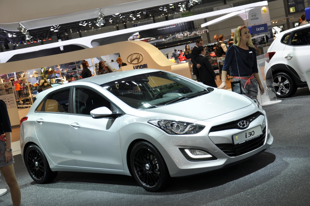 AMI 2014: Hyundai feiert Deutschlandpremiere der Genesis Sportlimousine
