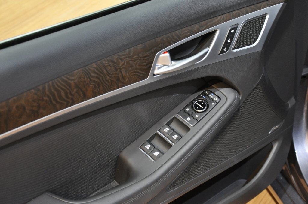 AMI 2014: Hyundai feiert Deutschlandpremiere der Genesis Sportlimousine