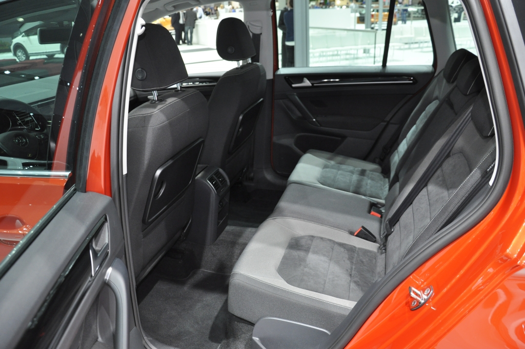 AMI 2014: VW Golf Sportsvan - Golf im Sportwahn