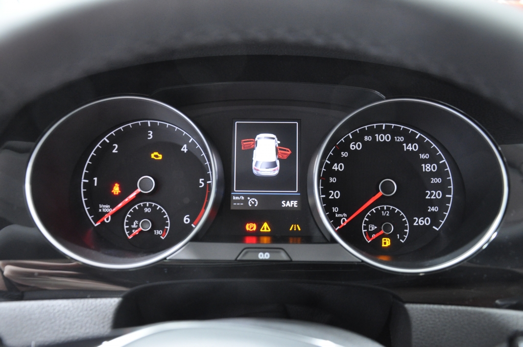 AMI 2014: VW Golf Sportsvan - Golf im Sportwahn