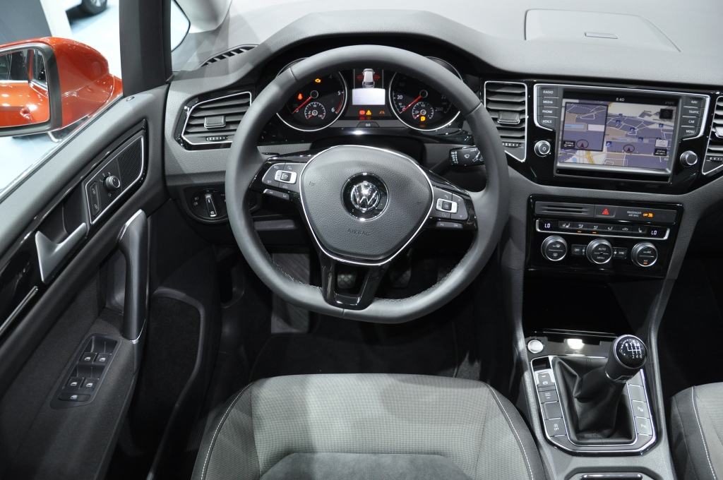 AMI 2014: VW Golf Sportsvan - Golf im Sportwahn
