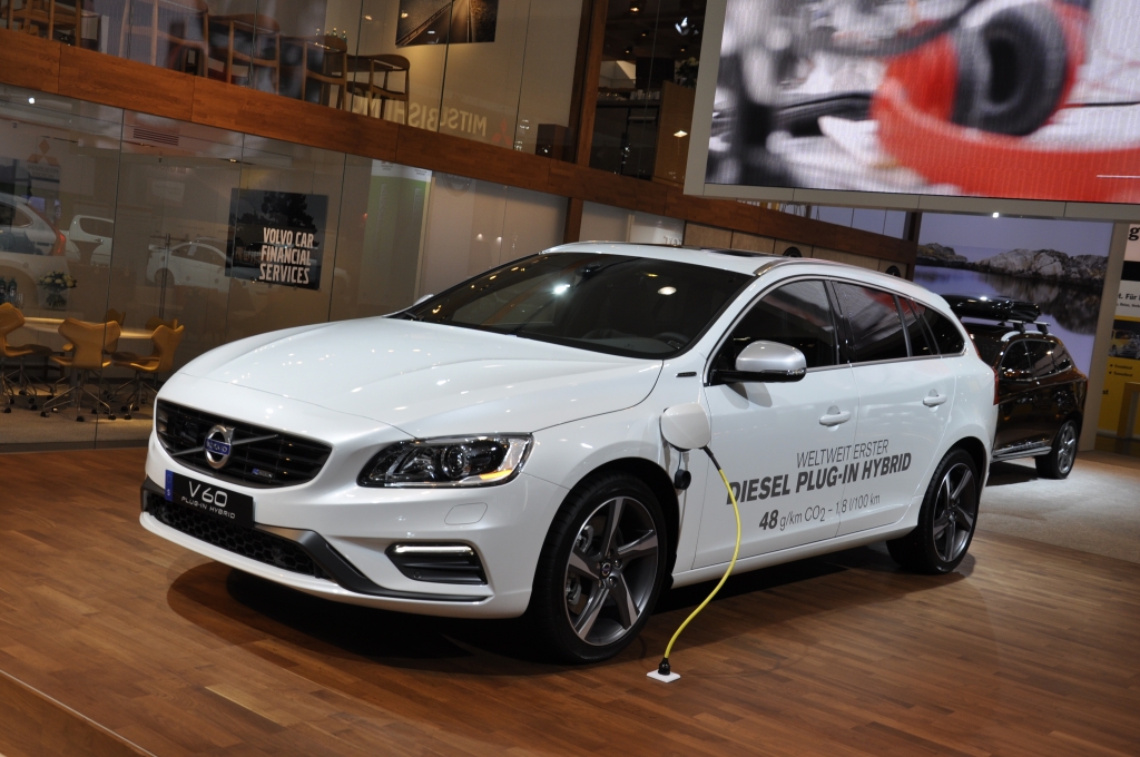 AMI 2014: Volvo V60 Plug-in-Hybrid - Spar-Diesel im Trainingsanzug