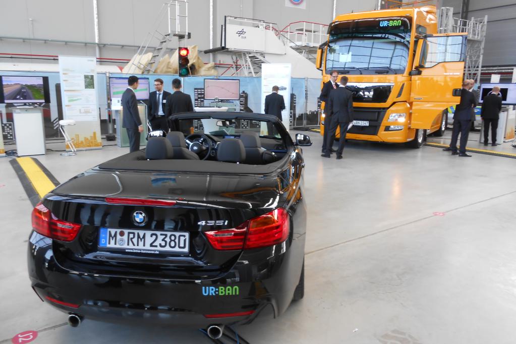 Assistenzsystem im Auto als 